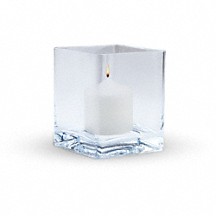 Teleflora's Uniquely Chic Vase
