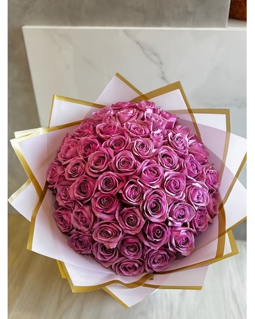Lavender Roses Ramo Buchon 50 Roses Flower Arrangement