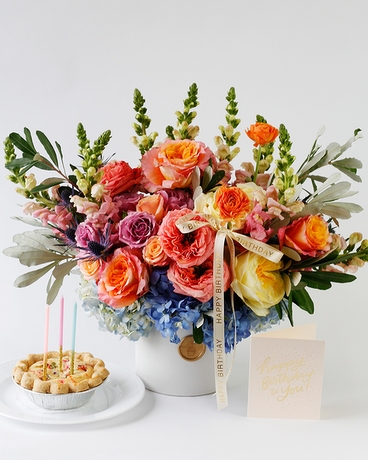 Slice of the Party Birthday Set Flower Arrangement