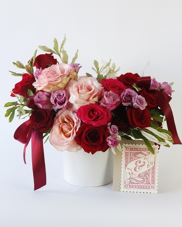 Love Letter | Anniversary Flowers & Card Set Flower Arrangement