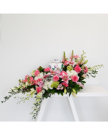 Deluxe size, 15 inches height and 28 inches wide.