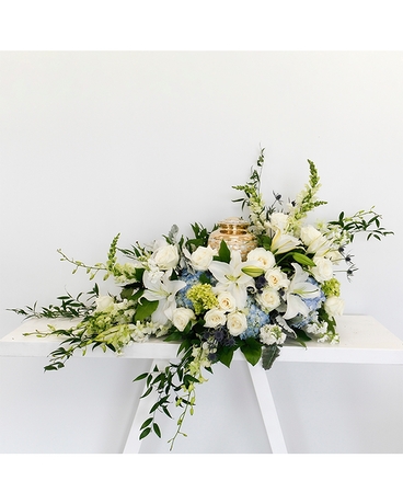 Deluxe size, 15 inches height and 28 inches wide.