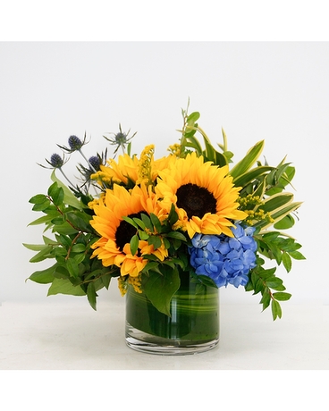 Strength Vase Design &  Sign-In Flower Arrangement