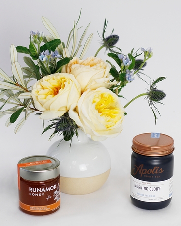 Golden Light Gift Set Gift Basket