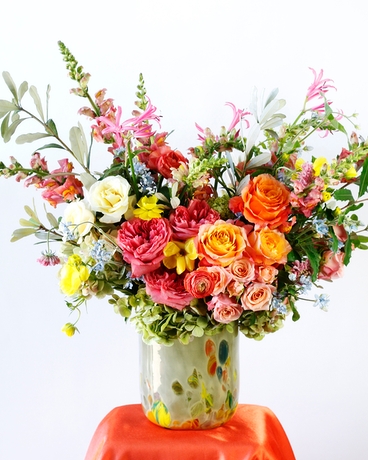 Deluxe size, 22 inches height and 18 inches wide.