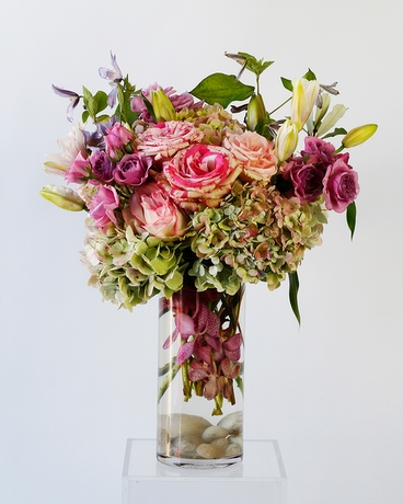 Rosy Touch Flower Arrangement