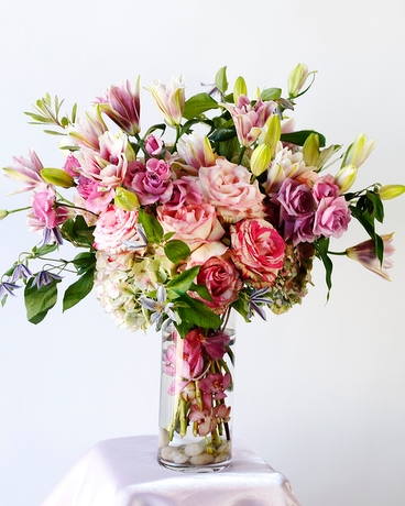 Rosy Touch Flower Arrangement