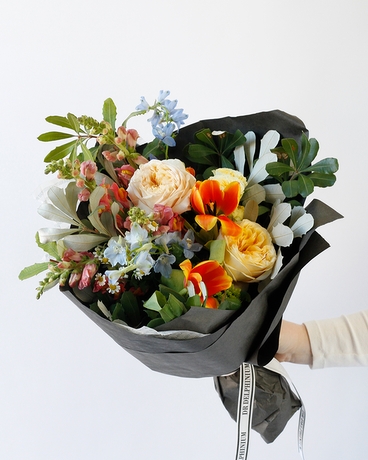 Goldfinch | 2026 Spring Bloom Bunch Flower Arrangement