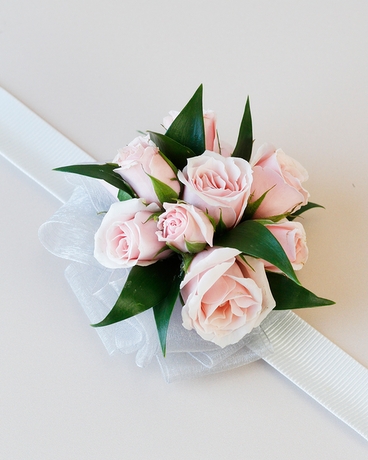 Bianca | Corsage Flower Arrangement