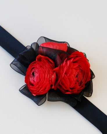 Sydney | Corsage Flower Arrangement
