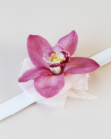 Helen | Corsage Flower Arrangement