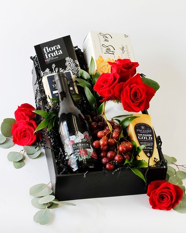 THE WINE CELLAR Gift Basket
