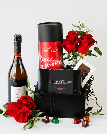 Deluxe with La Bruyère Grand Cru Prologue Champagne size,  inches height and  inches wide.